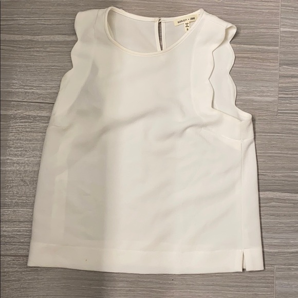 White blouse - Picture 1 of 3